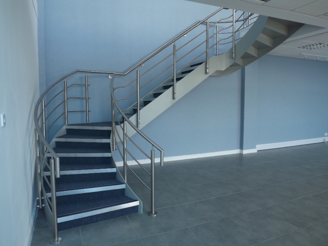 Gatehouse Standard ZuLine Stainless Steel Balustrade to stair