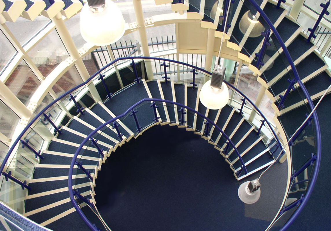 Factors to consider when choosing a staircase